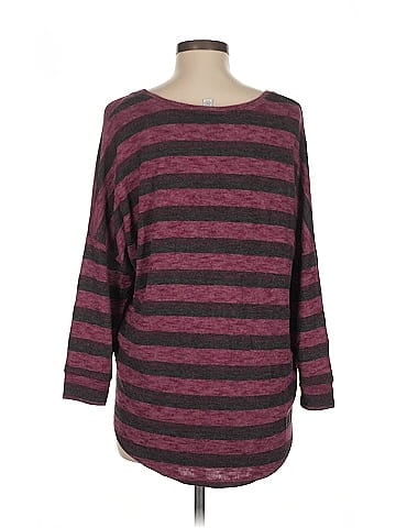 American Eagle Outfitters Pullover Sweater (view 2)