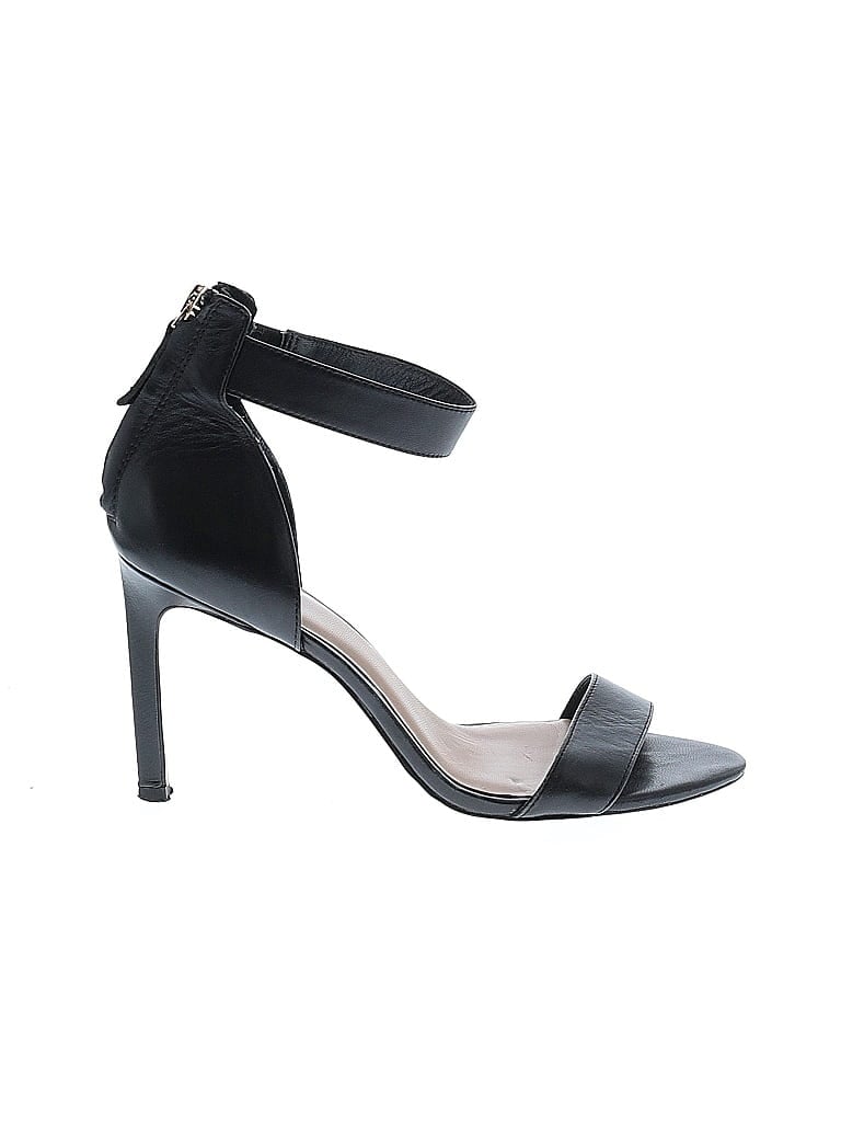 AVA & AIDEN Pre-owned Heels In Black