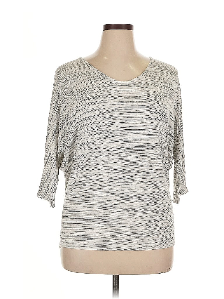 Pre-owned Laila Jayde 3/4 Sleeve T-shirt In Gray