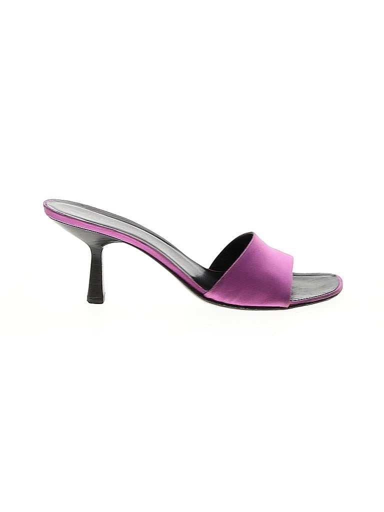 Click to view more detailed imagery on our partner's website Pre-owned Gucci Sandals In Purple