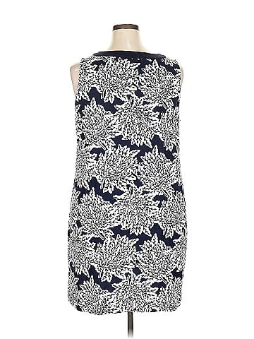 Crown & Ivy Casual Dress (view 2)