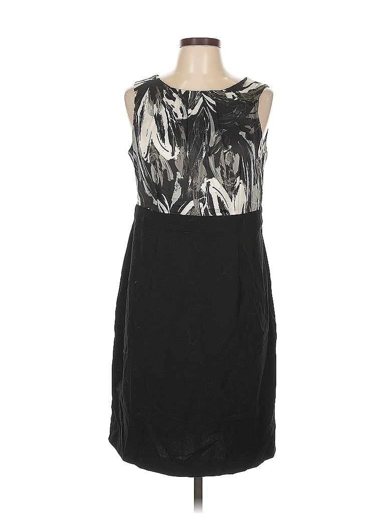Click to view more detailed imagery on our partner's website Pre-owned 212 Collection Cocktail Dress In Black