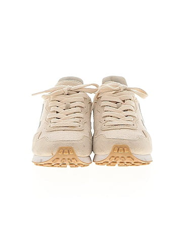 VEJA Sneakers (view 2)