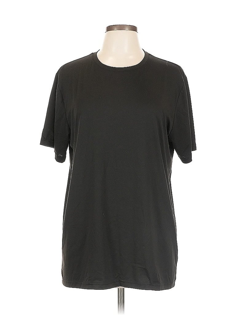 Pre-owned 32 Degrees Short Sleeve T-shirt In Black