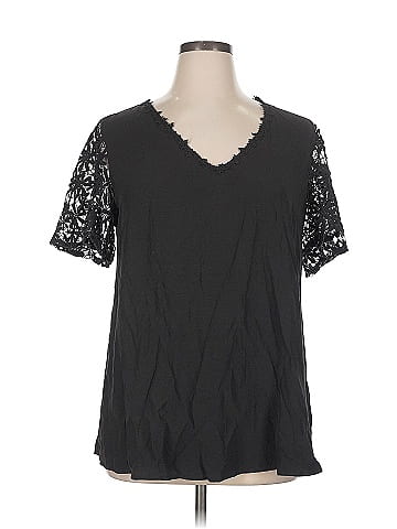 BLOOMCHIC Short Sleeve T-Shirt (view 1)