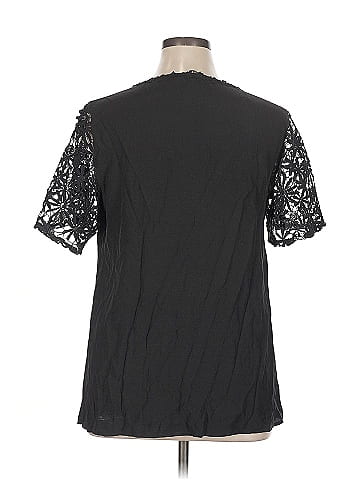 BLOOMCHIC Short Sleeve T-Shirt (view 2)