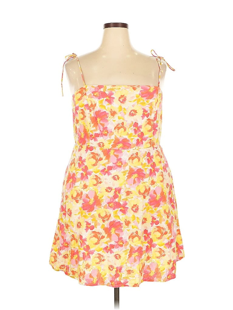 Pre-owned Old Navy Casual Dress In Yellow