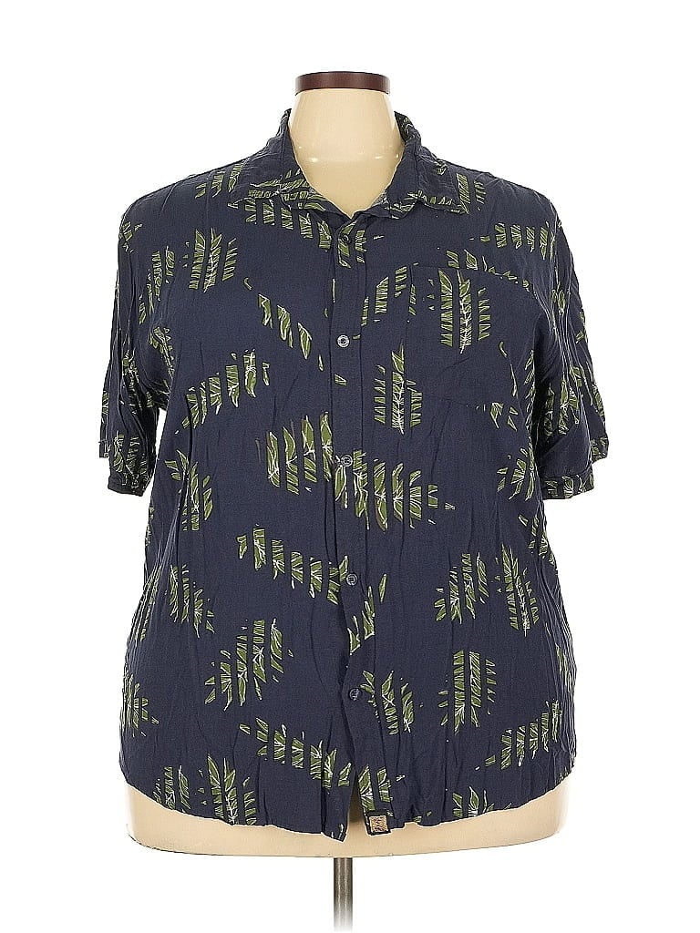 Pre-owned Lularoe 3/4 Sleeve Button Down Shirt In Green