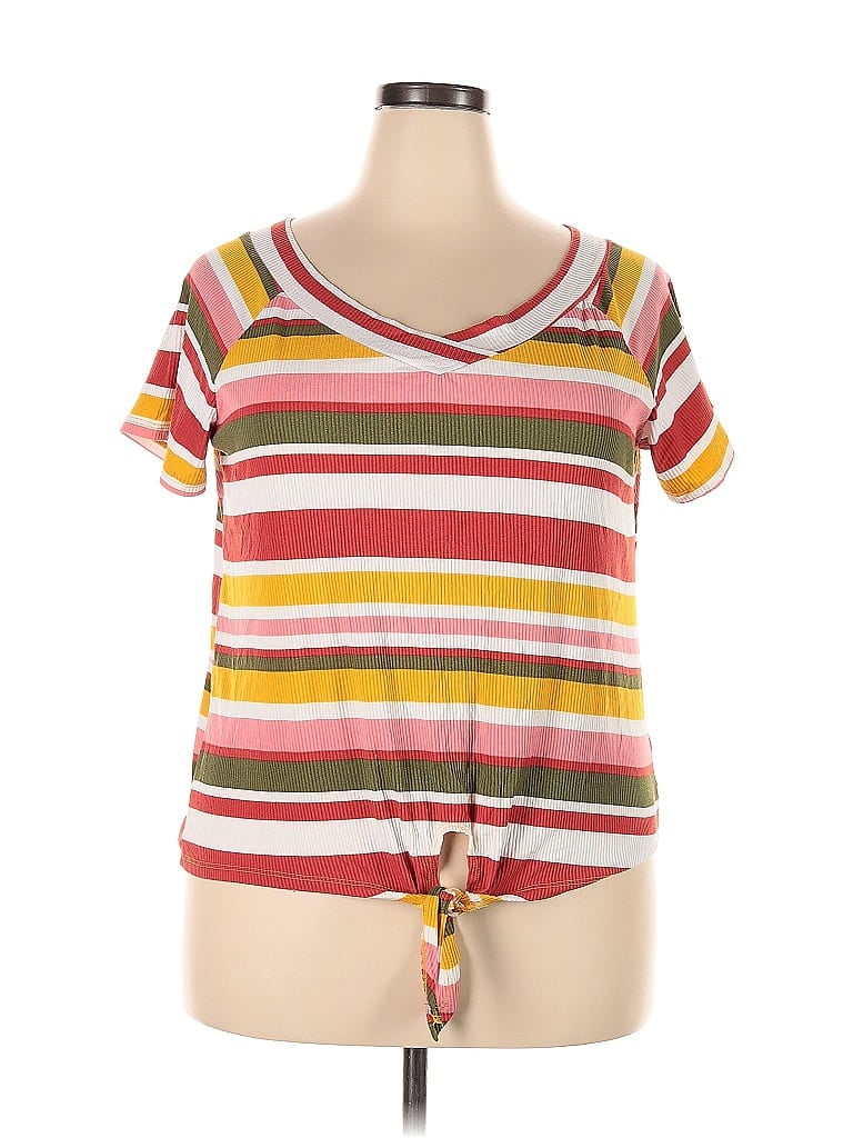 FULL CIRCLE TRENDS Pre-owned Short Sleeve Top Yellow Scoop Neck Tops