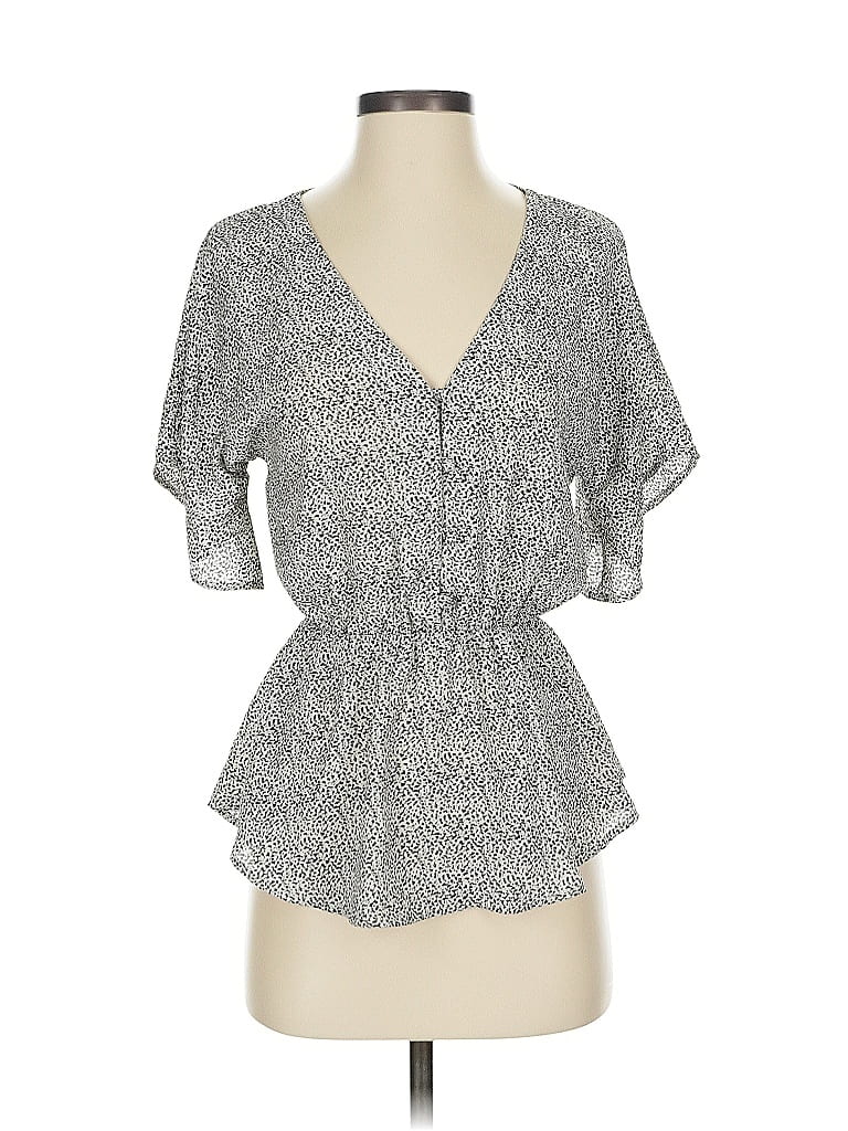 Pre-owned Sienna Sky Short Sleeve Blouse In Gray