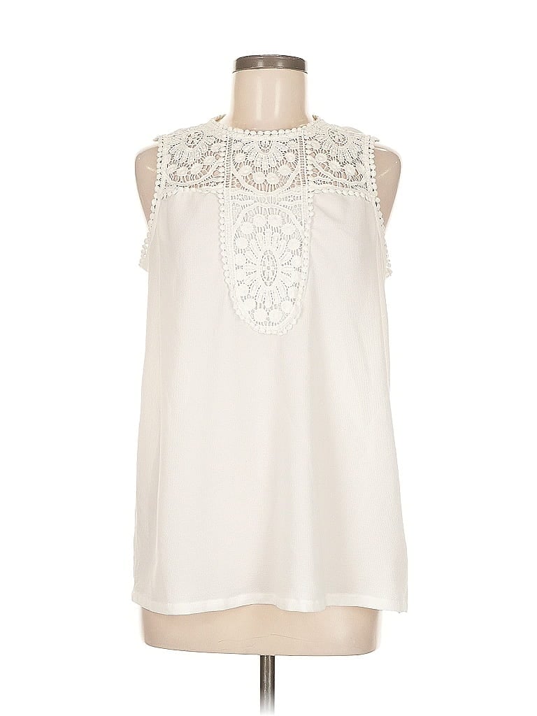 Click to view more detailed imagery on our partner's website Pre-owned Halogen Sleeveless Blouse In White
