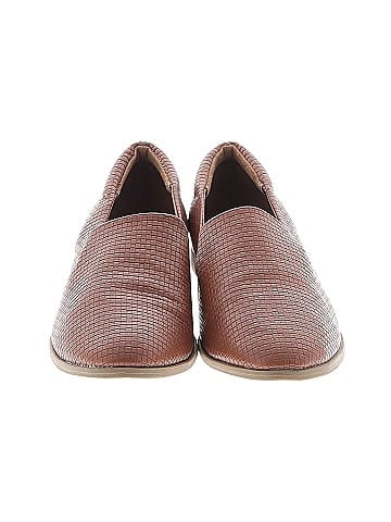 Universal Thread Flats (view 2)