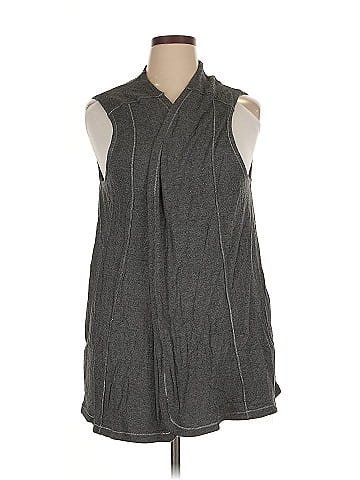 Zenergy by Chico's Sleeveless Button-Down Shirt (view 1)