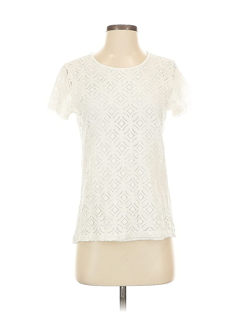 Click to view more detailed imagery on our partner's website Pre-owned Market & Spruce Short Sleeve Top Ivory Crew Neck Tops In White