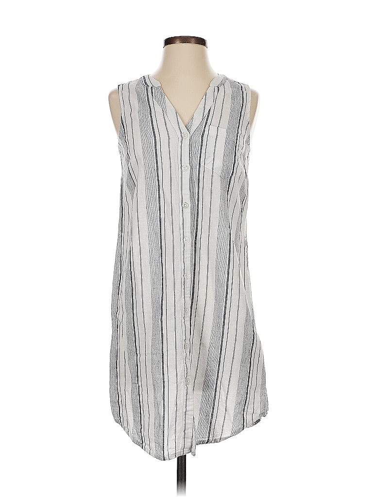 Pre-owned Dressbarn Sunday Sleeveless Button Down Shirt In Gray