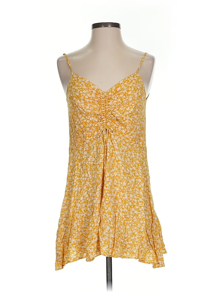 EDIT BY NINE Pre-owned Sleeveless Blouse In Yellow
