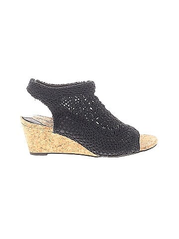 Nina Wedges (view 1)