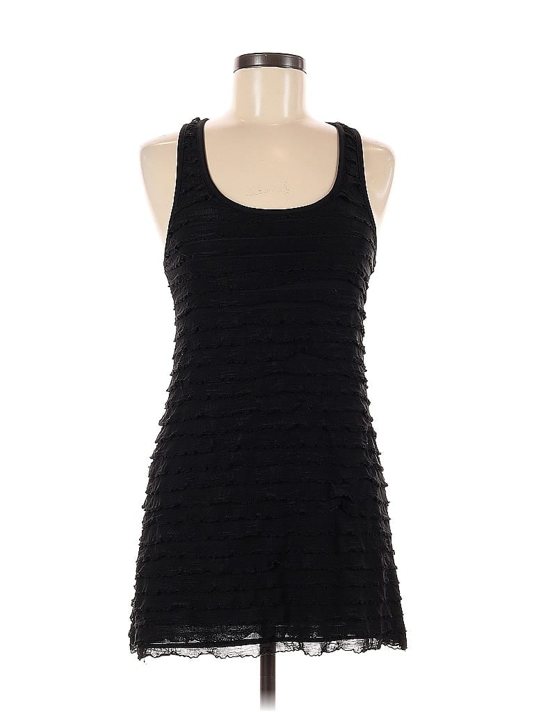 Click to view more detailed imagery on our partner's website Pre-owned Inc International Concepts Sleeveless Top Black Halter Neckline Tops