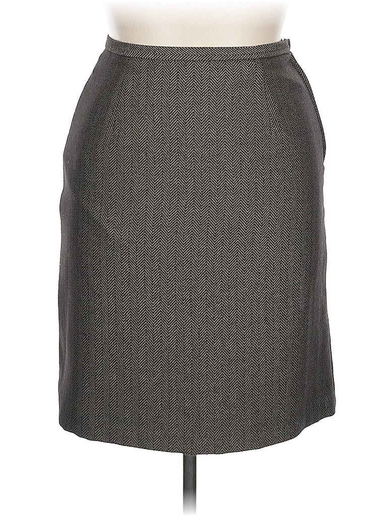 Pre-owned Villager By Liz Claiborne Formal Skirt In Gray