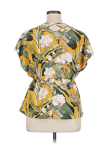 Emery Rose Short Sleeve Blouse (view 2)