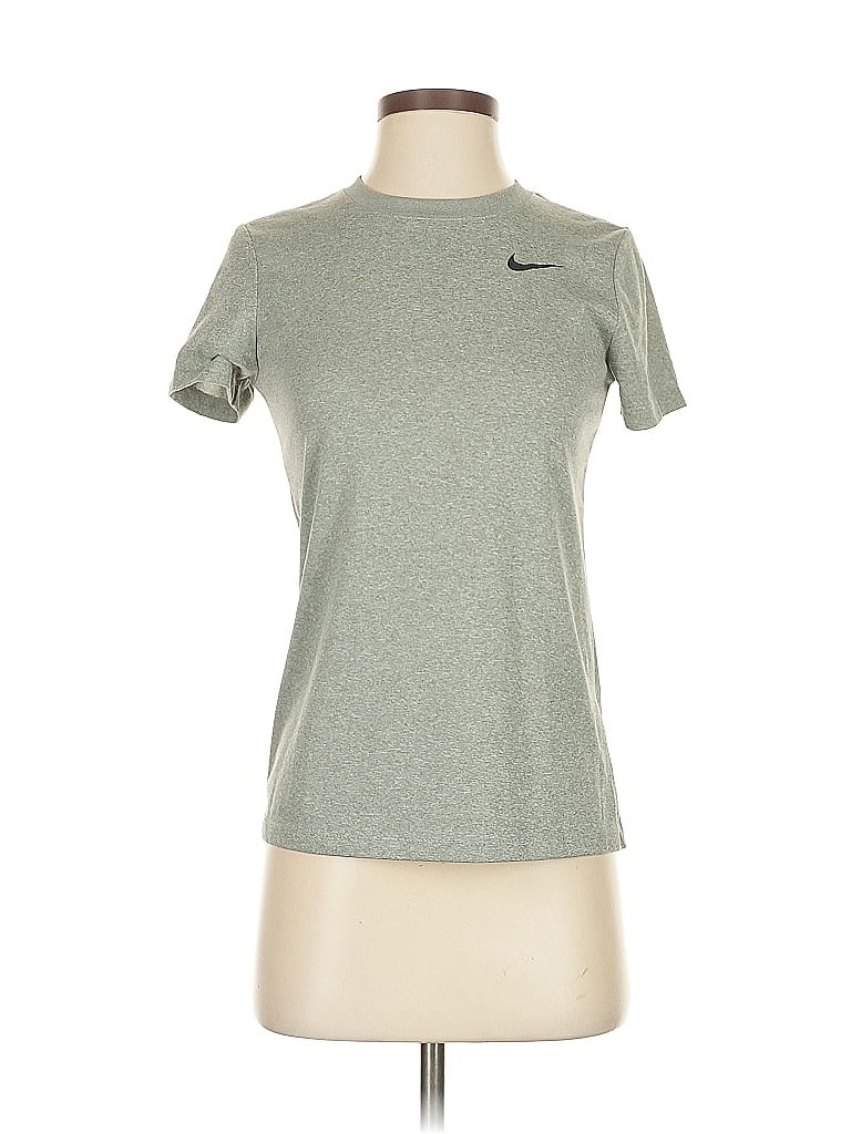Pre-owned Nike Active T-shirt In Gray
