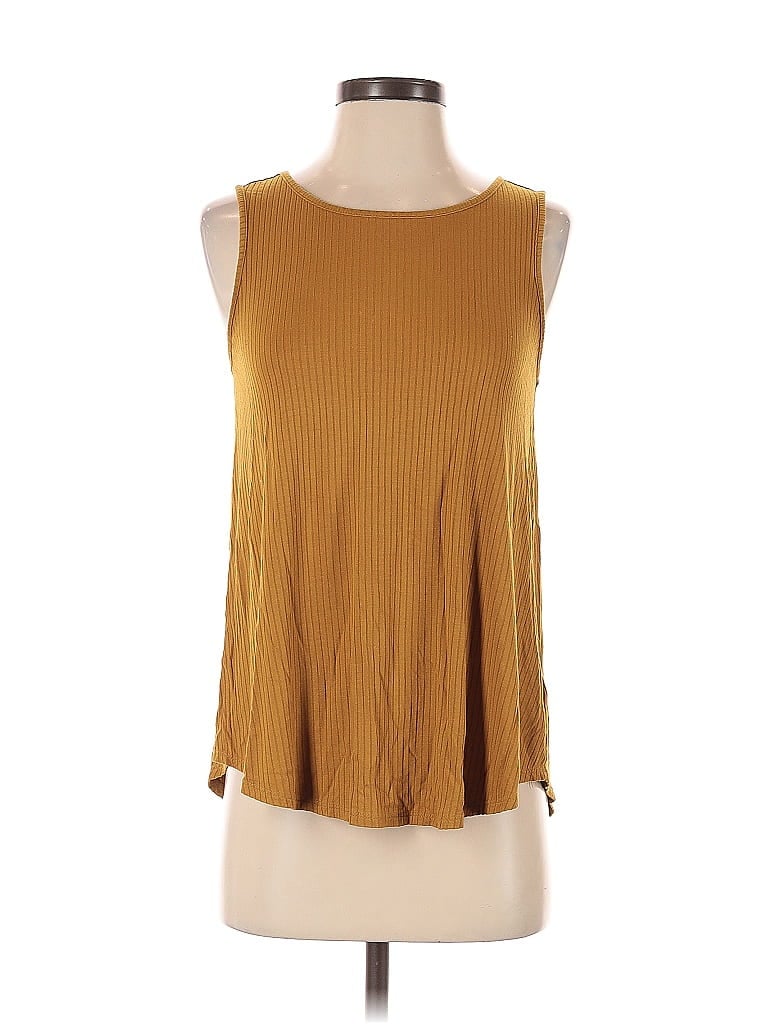 Pre-owned Old Navy Sleeveless T-shirt In Gold