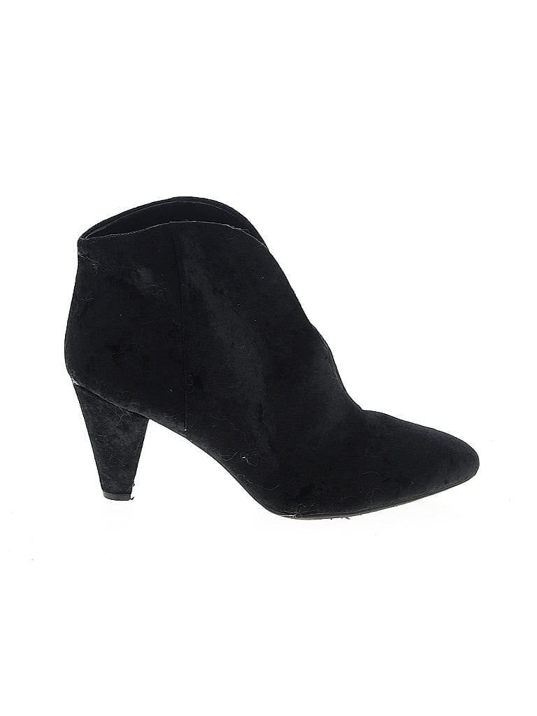 Pre-owned Vince Camuto Ankle Boots In Black