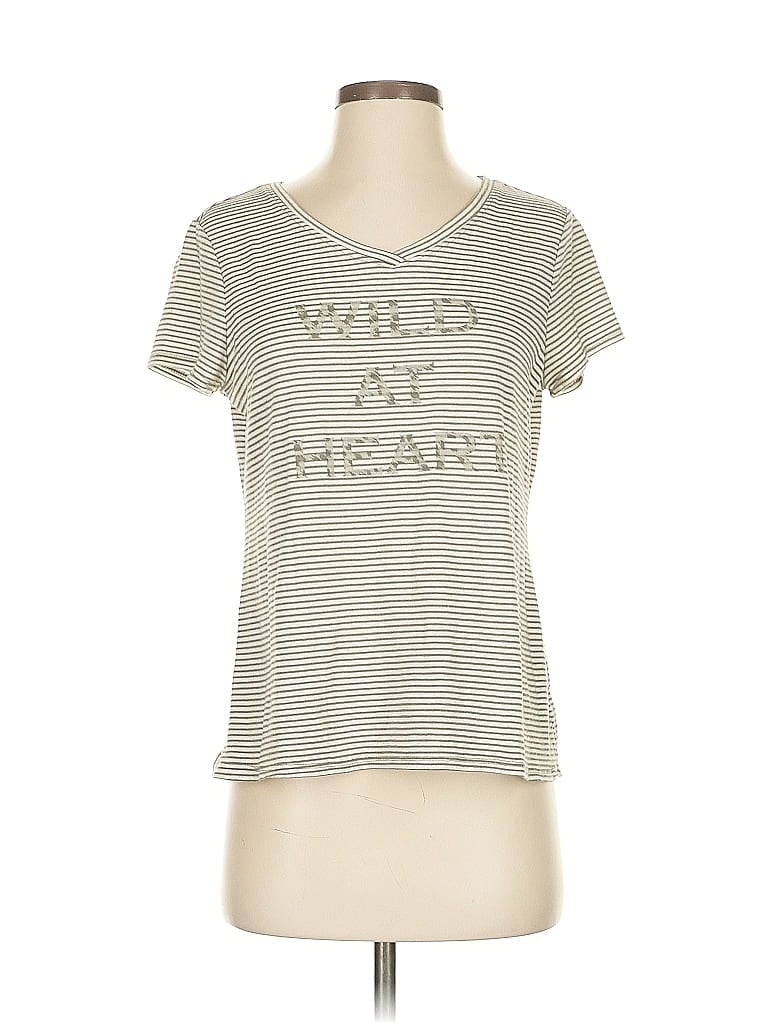 Pre-owned Zenergy By Chico's Short Sleeve T-shirt In Silver