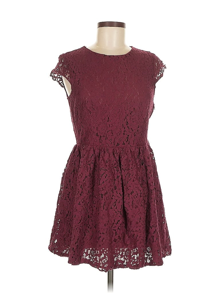 Pre-owned Divided By H&m Casual Dress In Burgundy