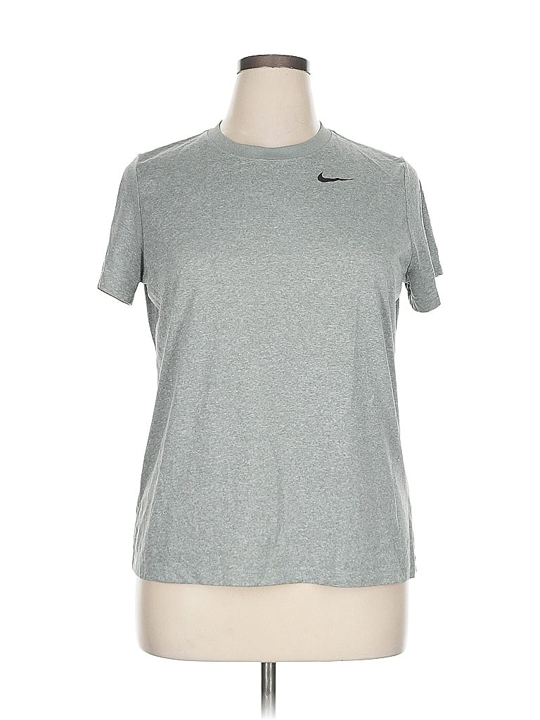 Pre-owned Nike Active T-shirt In Gray