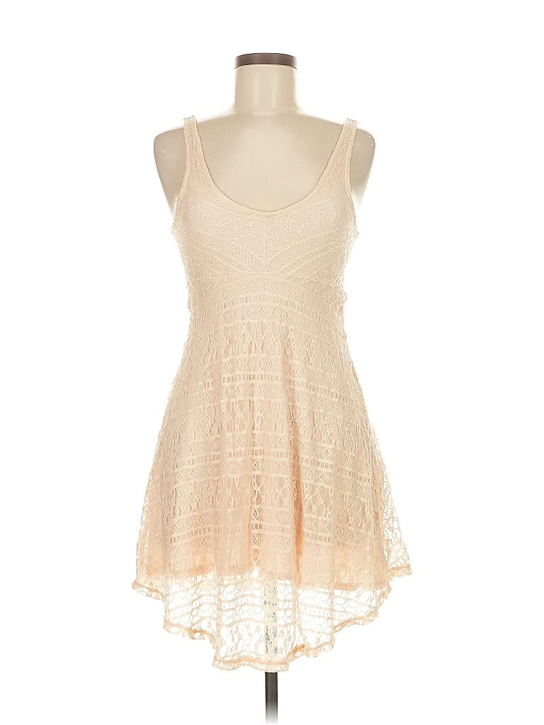 Click to view more detailed imagery on our partner's website Pre-owned Forever 21 Casual Dress In White