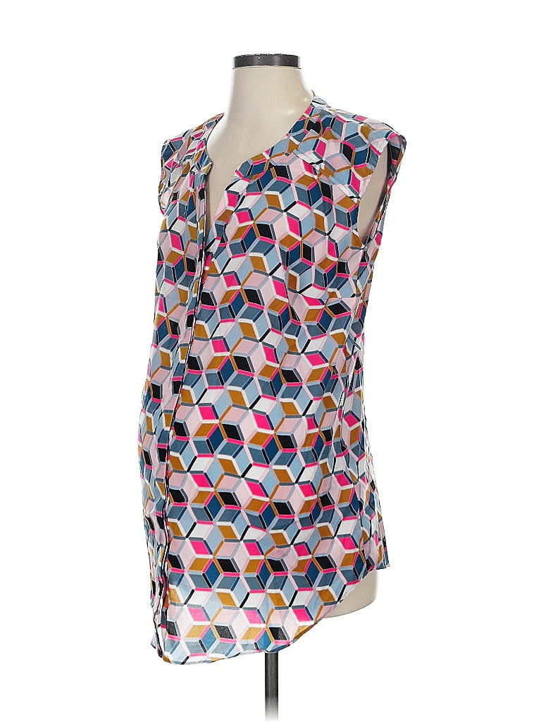 Click to view more detailed imagery on our partner's website Pre-owned Motherhood Sleeveless Blouse In White