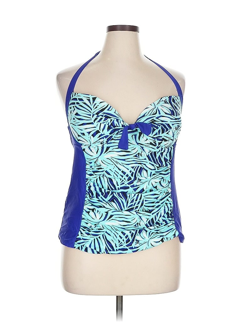 Click to view more detailed imagery on our partner's website Pre-owned Jaclyn Smith Sleeveless Top Blue Halter Neckline Tops