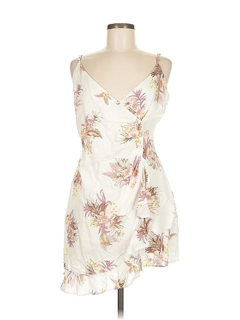 Click to view more detailed imagery on our partner's website Pre-owned Minkpink Cocktail Dress In White