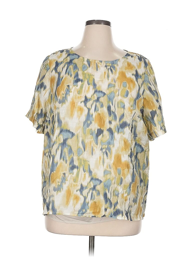 Click to view more detailed imagery on our partner's website Pre-owned Vince Camuto Short Sleeve Blouse In Yellow