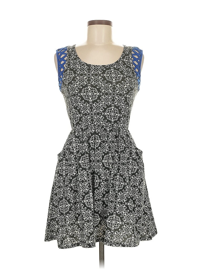 Pre-owned Xhilaration Casual Dress In Black