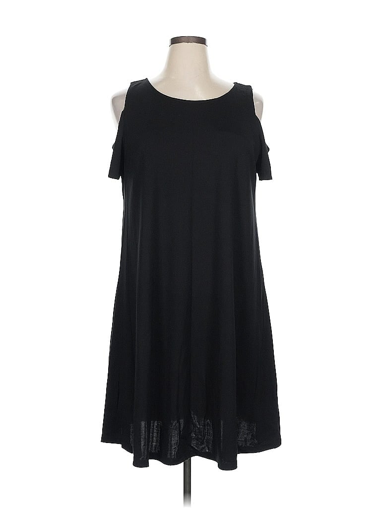 Click to view more detailed imagery on our partner's website Pre-owned Sharagano Casual Dress In Black