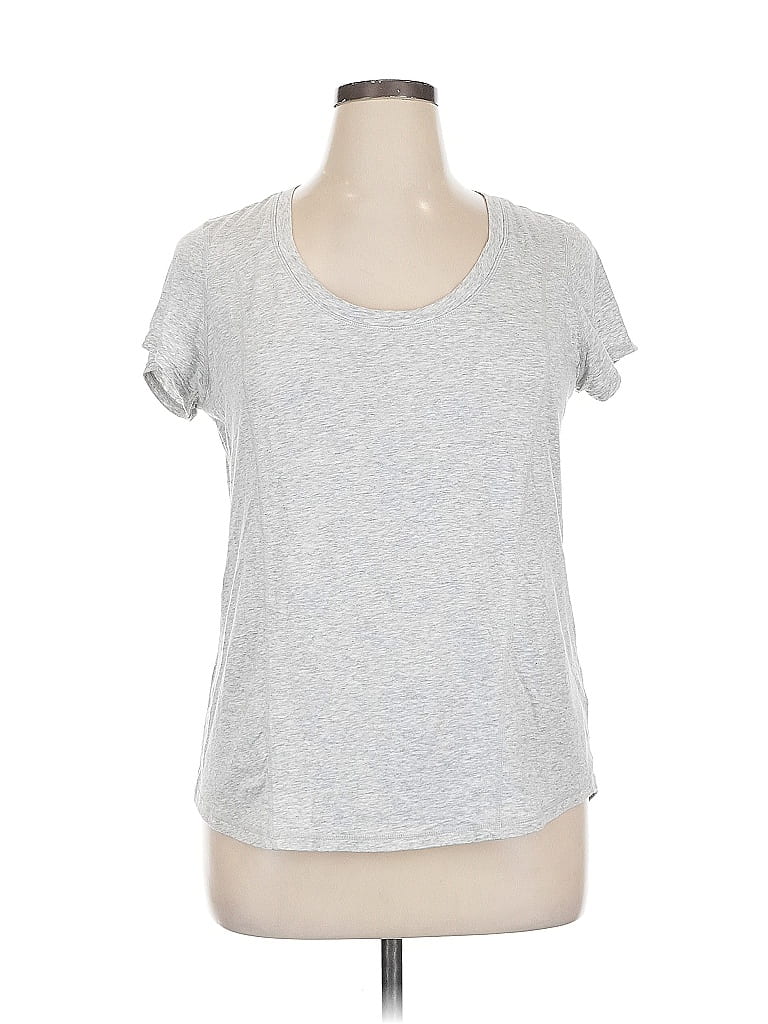 Click to view more detailed imagery on our partner's website Pre-owned Zella Short Sleeve T-shirt In Silver