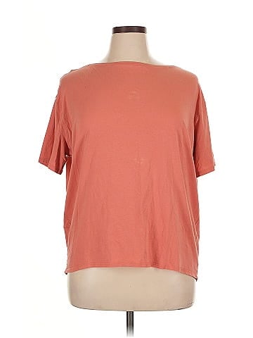 Lululemon Athletica Short Sleeve T-Shirt (view 1)
