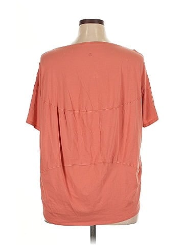 Lululemon Athletica Short Sleeve T-Shirt (view 2)