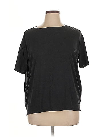 Lululemon Athletica Short Sleeve T-Shirt (view 1)