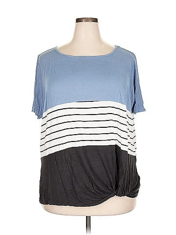 24/7 Maurices Short Sleeve T-Shirt (view 1)