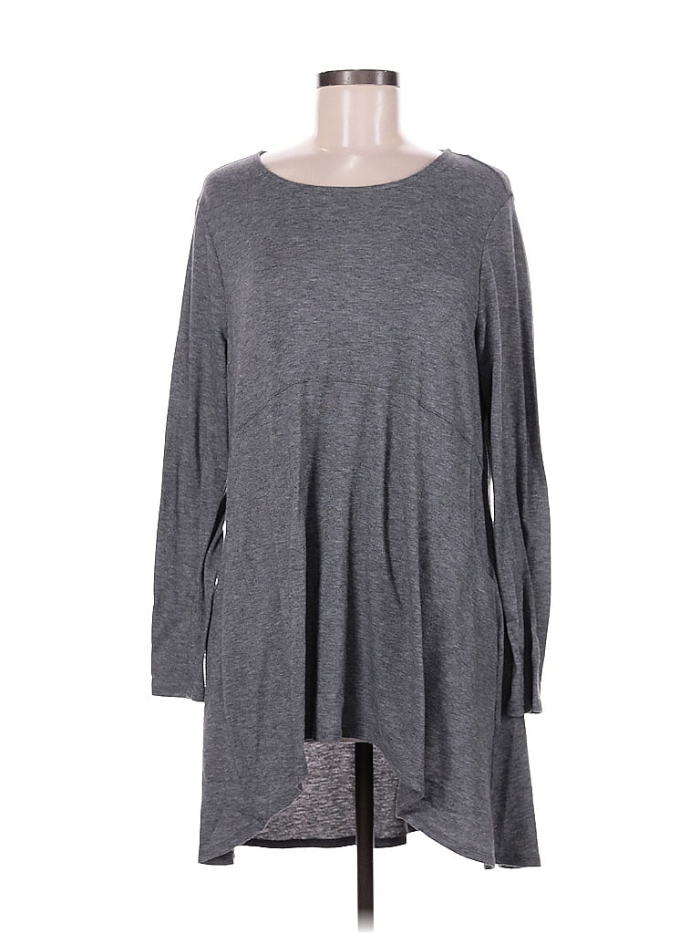 Click to view more detailed imagery on our partner's website Pre-owned Chico's Long Sleeve T-shirt In Gray
