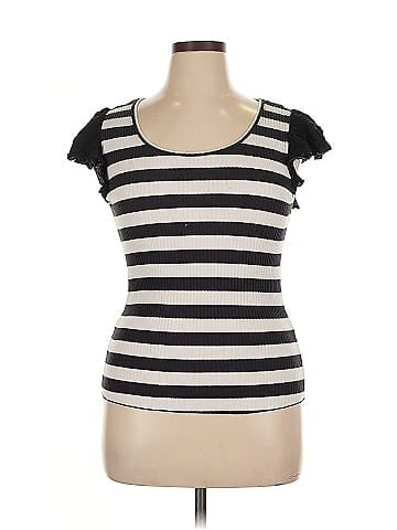 t.la Short Sleeve Top (view 1)