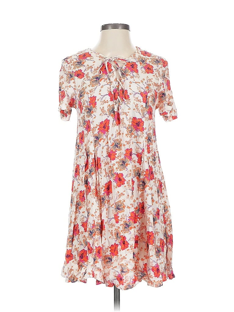 Pre-owned Astr Casual Dress In White