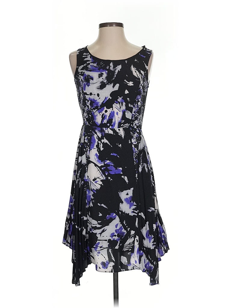 Click to view more detailed imagery on our partner's website Pre-owned Simply Vera Vera Wang Cocktail Dress In Black