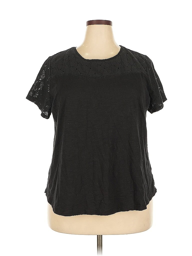 Click to view more detailed imagery on our partner's website Pre-owned Liz Claiborne Short Sleeve Top Black Keyhole Neckline Tops