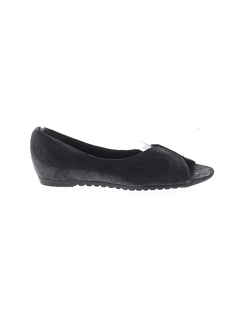 Pre-owned Munro American Flats In Black