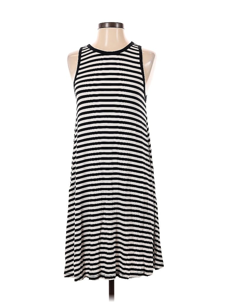 Pre-owned Old Navy Casual Dress In Black