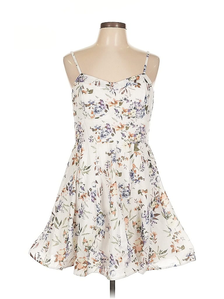 Click to view more detailed imagery on our partner's website Pre-owned Anna Grace Cocktail Dress In White